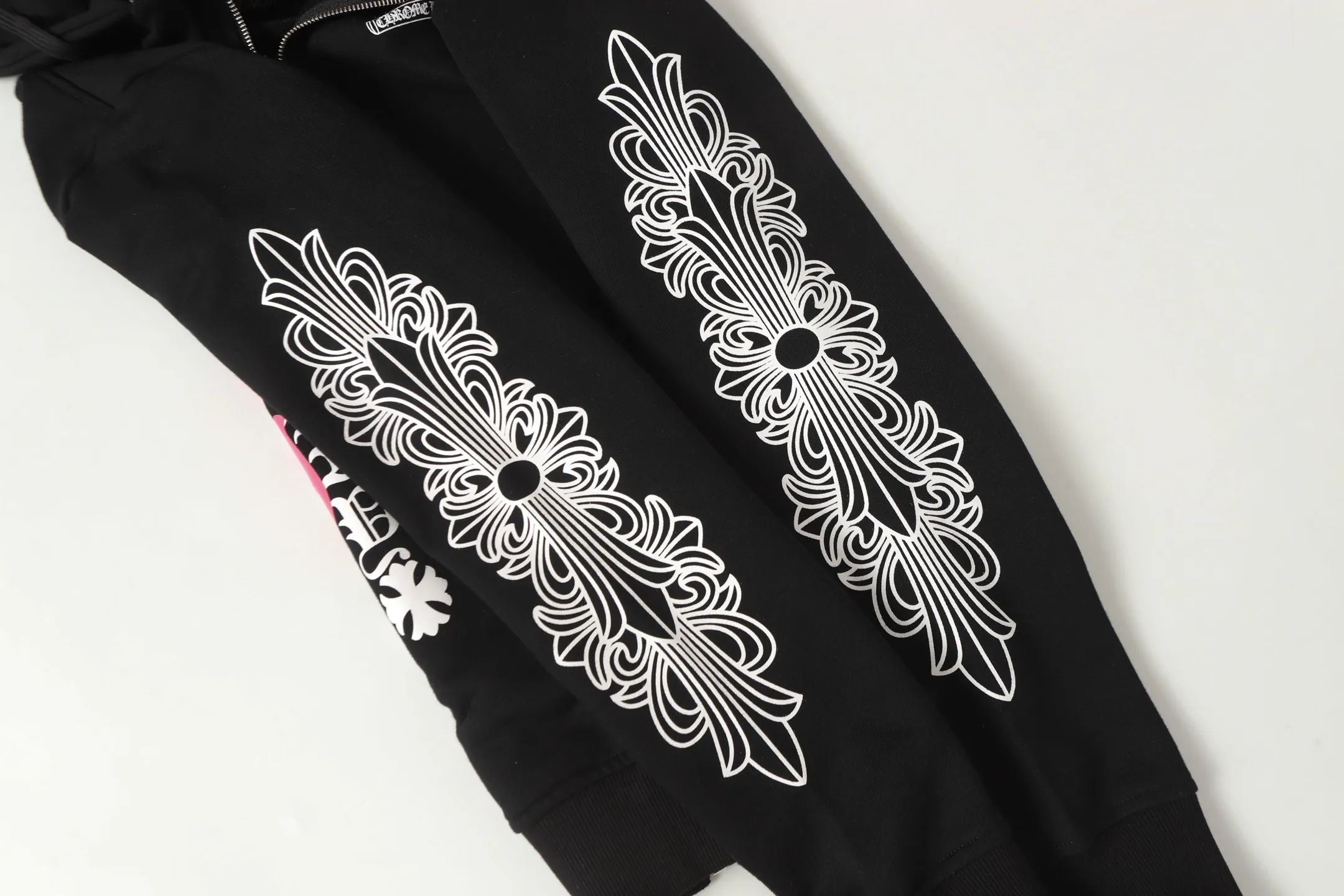 P260 -Chrome Hearts/Chrome Hearts Colorful Sanskrit Printed Zip Sweater Cardigan Jacket -High weight, high density and high quality. The wool is soft and skin-friendly. It feels soft and silky. It has excellent warmth and skin-friendly properties.